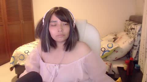 Snapshot of thetalkingbutt chatting on 03/12/25, 05:24 Mai online show from 03/12/25, 05:24