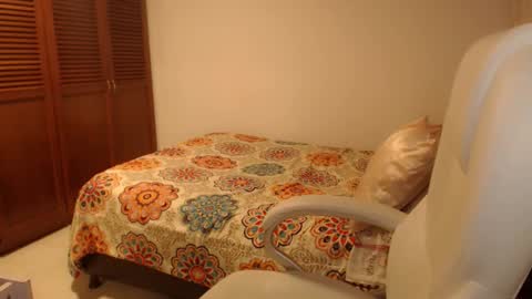 Snapshot of thetalkingbutt chatting on 10/01/25, 08:09 Mai online show from 10/01/25, 08:09