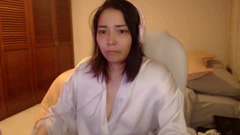 Snapshot of thetalkingbutt chatting on 03/15/26, 09:37 Mai online show from 03/15/26, 09:37