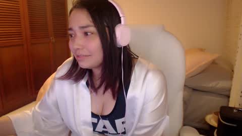 Snapshot of thetalkingbutt chatting on 03/17/26, 02:05 Mai online show from 03/17/26, 02:05