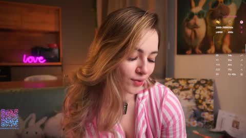 Snapshot of thetimeshavecome chatting on 10/24/25, 02:35 Mia online show from 10/24/25, 02:35