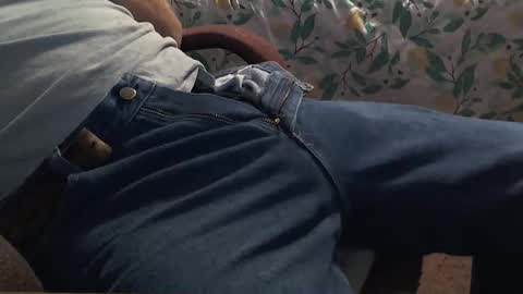 Snapshot of thetnguy chatting on 11/28/25, 01:36 thetnguy online show from 11/28/25, 01:36