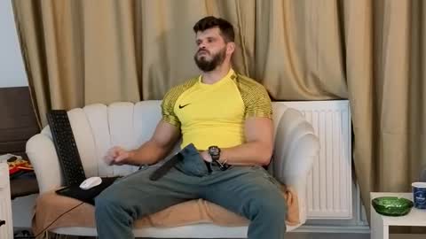 Snapshot of thetop200 chatting on 11/05/25, 07:14 TheTop online show from 11/05/25, 07:14