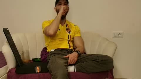 Snapshot of thetop200 chatting on 03/04/26, 06:58 TheTop online show from 03/04/26, 06:58