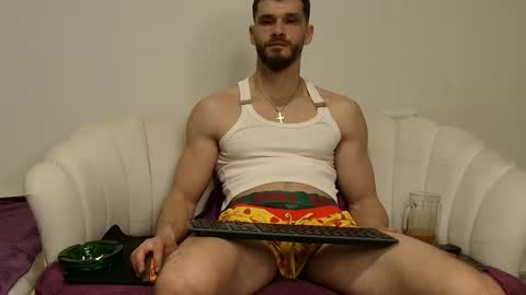 Snapshot of thetop200 chatting on 03/10/26, 06:13 TheTop online show from 03/10/26, 06:13