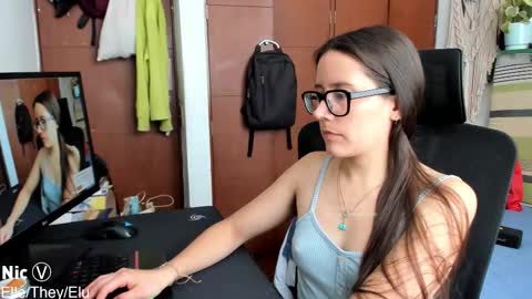 Nicole online show from 02/25/26, 06:39