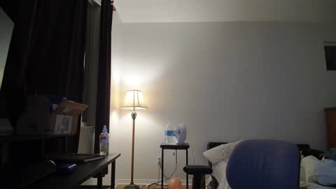 Snapshot of theufcfan_8181 chatting on 12/04/24, 03:59 troy online show from 12/04/24, 03:59