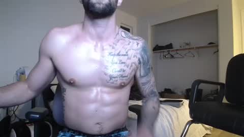 Snapshot of theufcfan_8181 chatting on 01/17/25, 04:17 troy online show from 01/17/25, 04:17