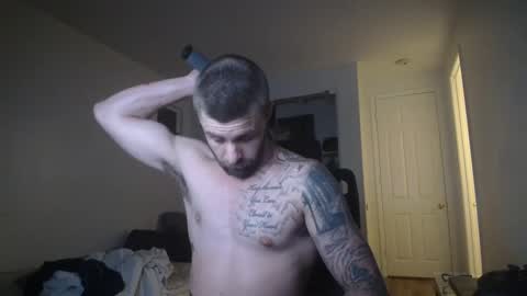 Snapshot of theufcfan_8181 chatting on 09/26/25, 09:35 troy online show from 09/26/25, 09:35