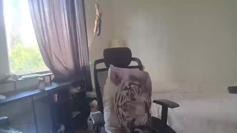 Snapshot of theufcfan_8181 chatting on 10/13/25, 07:03 troy online show from 10/13/25, 07:03