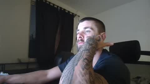 Snapshot of theufcfan_8181 chatting on 11/05/25, 08:03 troy online show from 11/05/25, 08:03