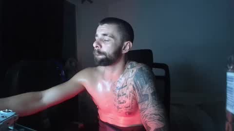 Snapshot of theufcfan_8181 chatting on 11/29/25, 08:50 troy online show from 11/29/25, 08:50