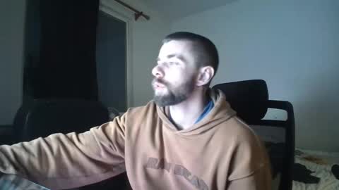 Snapshot of theufcfan_8181 chatting on 12/03/25, 11:08 troy online show from 12/03/25, 11:08