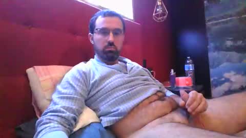 Snapshot of theviper1990 chatting on 12/17/25, 03:12 Carlos1990 online show from 12/17/25, 03:12