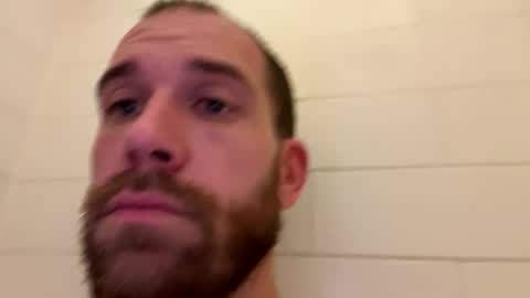 Snapshot of thewiggler32 chatting on 01/15/26, 10:02 thewiggler32 online show from 01/15/26, 10:02