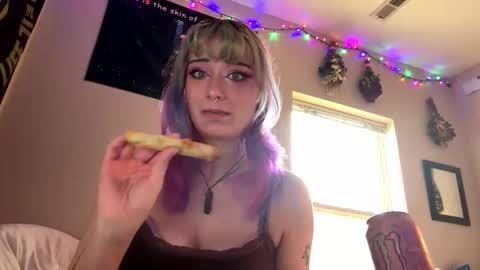 Snapshot of thewildwildwest chatting on 03/04/26, 04:13 West online show from 03/04/26, 04:13