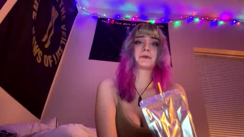 Snapshot of thewildwildwest chatting on 03/07/26, 05:26 West online show from 03/07/26, 05:26