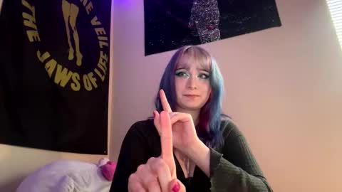 Snapshot of thewildwildwest chatting on 04/07/26, 04:40 West online show from 04/07/26, 04:40