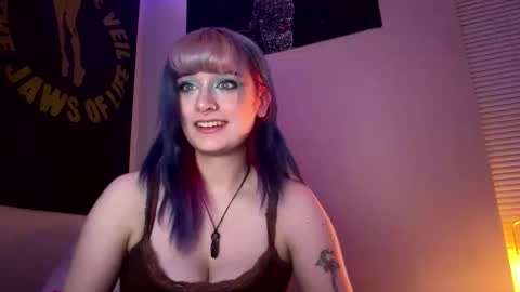 Snapshot of thewildwildwest chatting on 04/20/26, 02:03 West online show from 04/20/26, 02:03