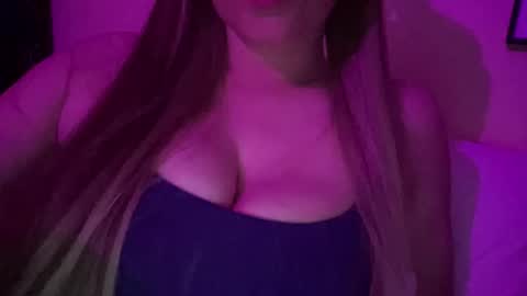 Snapshot of thewildwonderland chatting on 11/30/25, 02:48 The Wild Wonderland online show from 11/30/25, 02:48