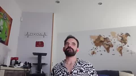 Snapshot of thewitcher69_ chatting on 06/11/26, 08:29 thewitcher69_ online show from 06/11/26, 08:29