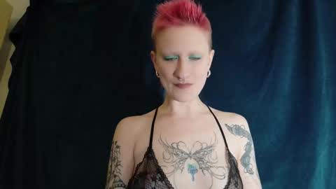 pinky promise online show from 01/17/26, 07:17