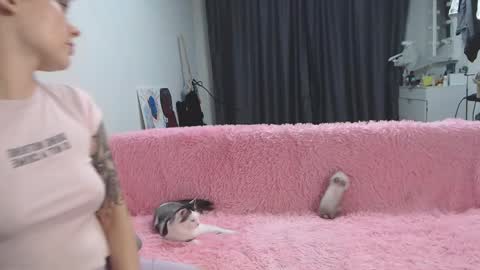 theysaidimcute online show from 10/20/25, 08:42