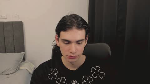 thiaan__ online show from 12/25/24, 08:07