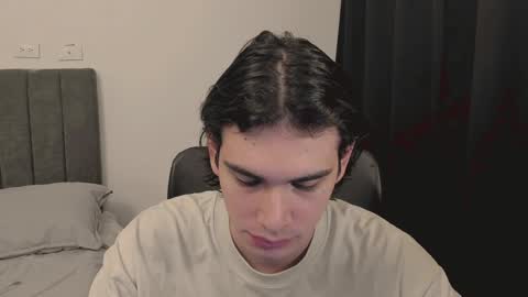 thiaan__ online show from 01/01/25, 11:29