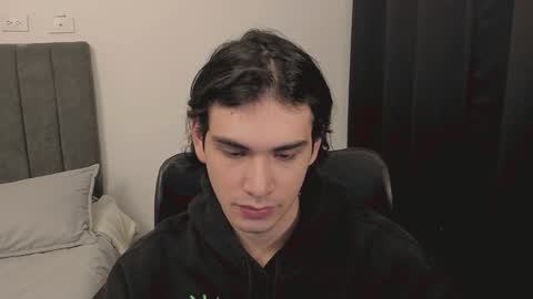 thiaan__ online show from 01/07/25, 02:53