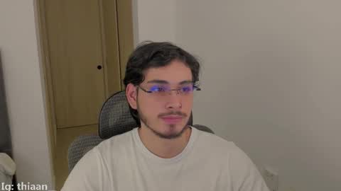thiaan__ online show from 09/19/25, 02:24
