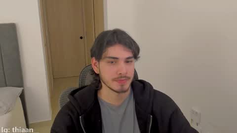 thiaan__ online show from 10/19/25, 01:06