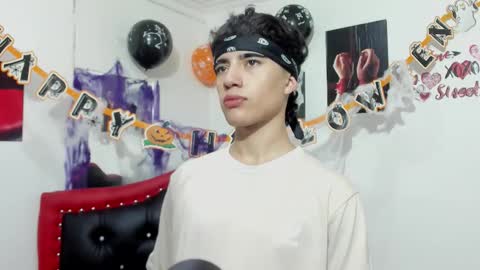 Snapshot of thiago_divine_anki chatting on 10/18/25, 09:37 thiago_divine_anki online show from 10/18/25, 09:37