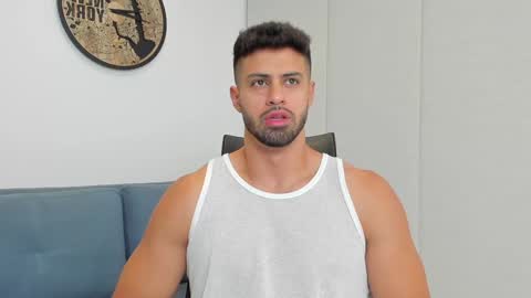 thiago_driussi online show from 12/20/24, 02:41