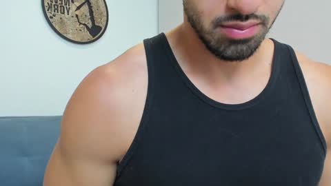 thiago_driussi online show from 01/04/25, 03:50