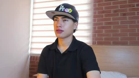Snapshot of thiago_dv chatting on 06/17/26, 06:53 Thiago online show from 06/17/26, 06:53