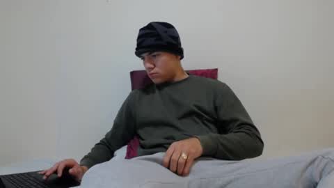 Snapshot of thiago_hot_boy chatting on 01/05/25, 08:00 Thiago independent model online show from 01/05/25, 08:00