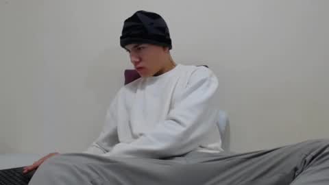 Snapshot of thiago_hot_boy chatting on 01/08/25, 08:06 Thiago independent model online show from 01/08/25, 08:06