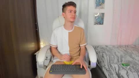 Manuel online show from 09/26/25, 03:54