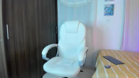 Snapshot of thiago_james69 chatting on 11/13/25, 06:01 Manuel online show from 11/13/25, 06:01