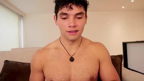 Snapshot of thiago_l chatting on 03/18/26, 06:33 Just Thiago online show from 03/18/26, 06:33