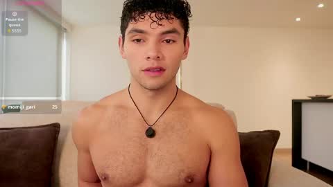 Snapshot of thiago_l chatting on 05/17/26, 04:25 Just Thiago online show from 05/17/26, 04:25