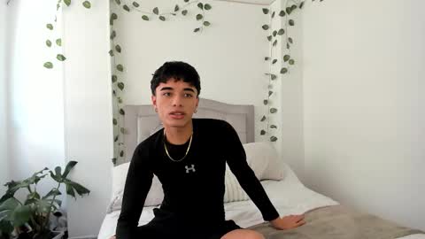 Snapshot of thiago_n_sam chatting on 01/17/26, 07:50 thiago_n_sam online show from 01/17/26, 07:50