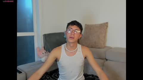 Snapshot of thiago_n_sam chatting on 07/26/26, 11:11 thiago_n_sam online show from 07/26/26, 11:11