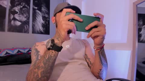 Snapshot of thiago_nowak2 chatting on 12/05/24, 05:59 Thiago online show from 12/05/24, 05:59