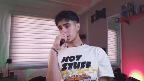 Snapshot of thiago_rockwell chatting on 12/08/24, 01:47 Thiago online show from 12/08/24, 01:47