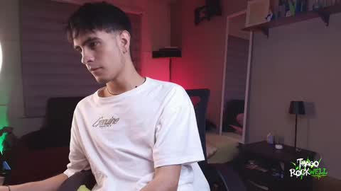 Snapshot of thiago_rockwell chatting on 02/25/25, 02:36 Thiago online show from 02/25/25, 02:36