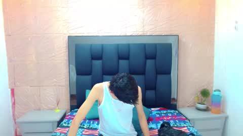 Snapshot of thiago_twink38 chatting on 10/28/25, 04:16 thiago_twink38 online show from 10/28/25, 04:16