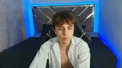 Snapshot of thiago_vega_ chatting on 07/11/26, 08:44 Thiago online show from 07/11/26, 08:44
