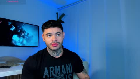 Snapshot of thiagoferrari1 chatting on 01/15/25, 02:49 thiago online show from 01/15/25, 02:49